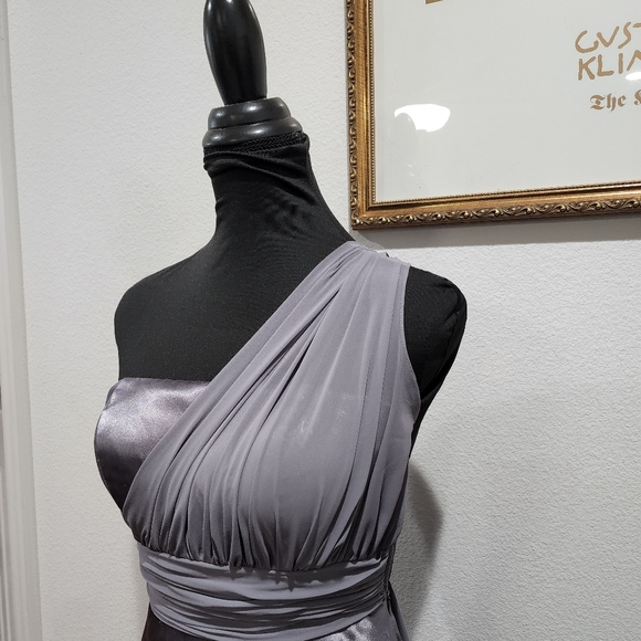 One shoulder ruched nylon  overlay, flowing stain gown. - Picture 3 of 8